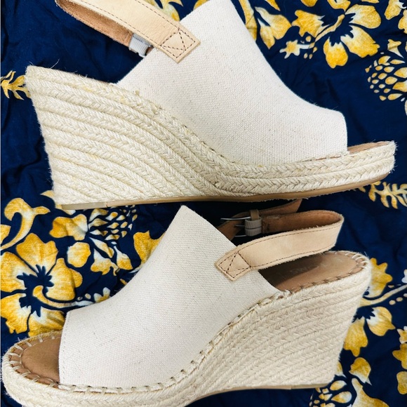Toms Cream Canvas and Tan Leather Espadrille Wedge Sandals - Picture 3 of 12
